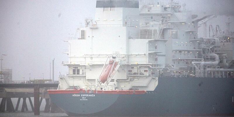 Schwimmendes LNG-Terminal in Wilhelmshaven (Archiv) - Foto: via dts Nachrichtenagentur