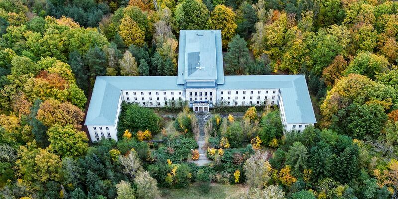Auf dem Areal ist ein Brand ausgebrochen. (Archivbild) - Foto: Britta Pedersen/dpa