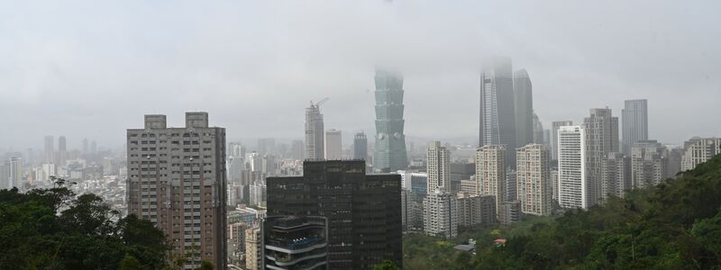508 Meter, nur Glas, Stahl und Beton: Der Taipeh 101. - Foto: Johannes Neudecker/dpa