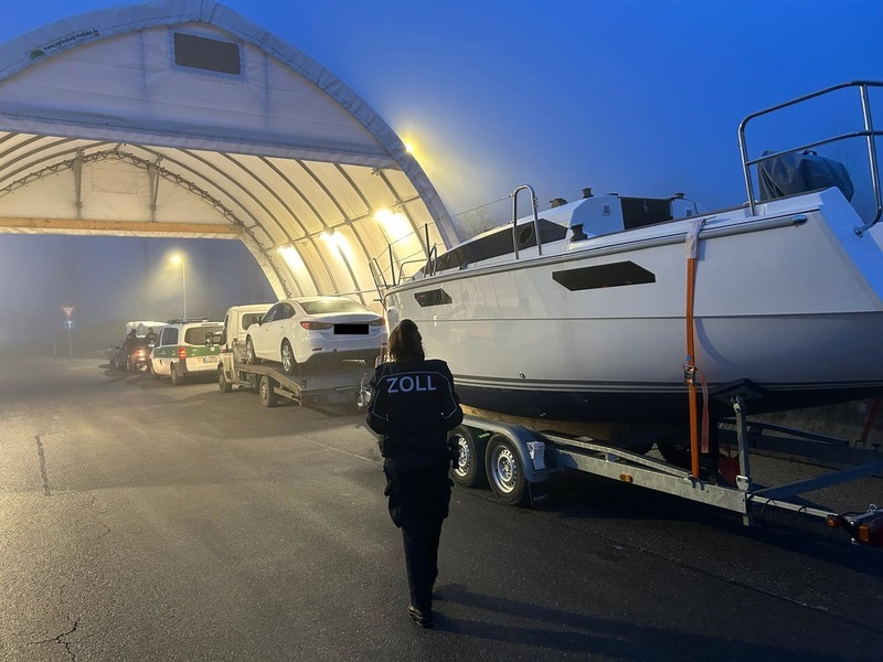 HZA-UL: Zöllner versteuern Segelyacht und Wohnmobil - Foto: presseportal.de