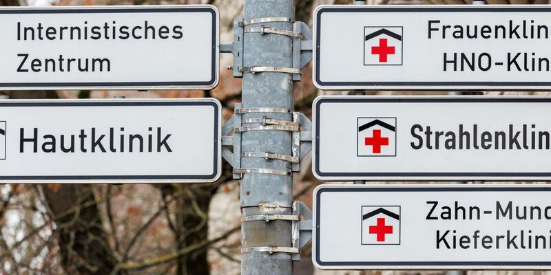 Notversorgung soll gewährleistet sein, geplante Operationen könnten verschoben werden. An Unikliniken soll in der kommenden Woche die Arbeit niedergelegt werden (Symbolbild) - Foto: Daniel Karmann/dpa