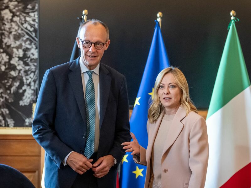 Bundeskanzler Friedrich Merz (links) und Italiens Ministerpräsidentin Giorgia Meloni treffen sich zu Regierungskonsultationen in Rom. - Foto: Michael Kappeler/dpa