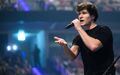 Wincent Weiss ist glücklich - und singt darüber. (Archivbild) - Foto: Julian Stratenschulte/dpa