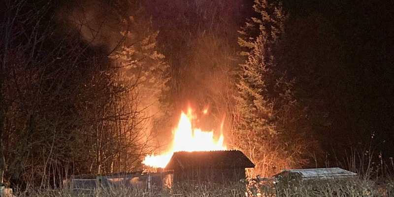 POL-SO: Gartenhütte brennt ab - Tatverdächtiger festgenommen - Foto: presseportal.de