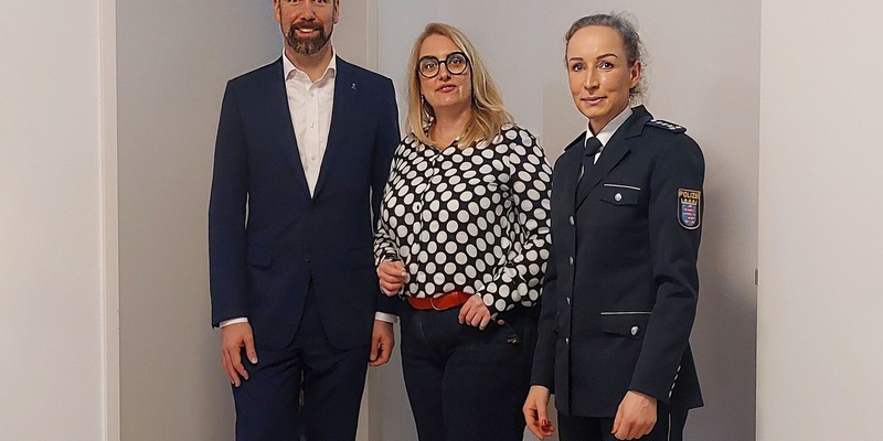 Mittelhessen: WETTERAUKREIS: + Spendenübergabe des Polizeipräsidiums Mittelhessen an Haus Atemzeit + - Foto: presseportal.de