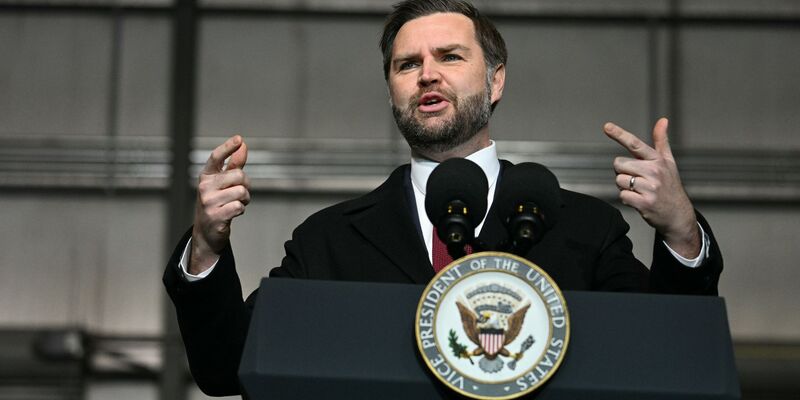 Mit der Analogie wollte Vance wohl die aktuelle Krise der Lebenshaltungskosten in den USA erklären. - Foto: Jim Watson/POOL AFP/AP/dpa