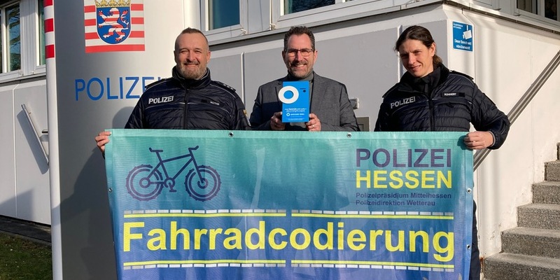 Mittelhessen: WETTERAUKREIS: + Friedberger Polizei übergibt Spende an den Weißen Ring + - Foto: presseportal.de