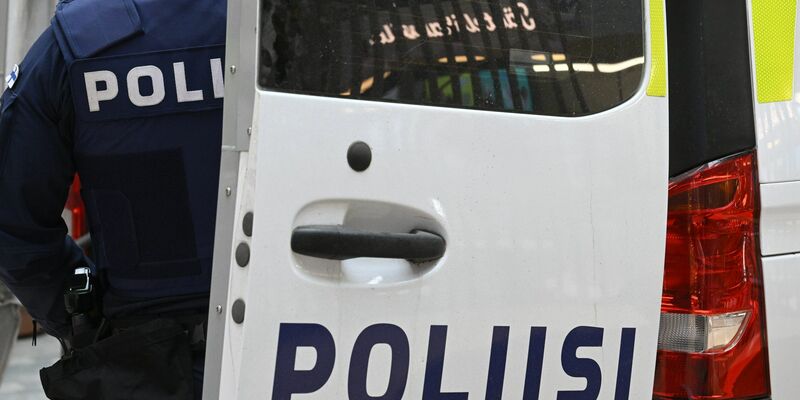 Die finnische Polizei hat einen älteren Mann aus einem Keller gerettet. (Symbolfoto) - Foto: Heikki Saukkomaa/Lehtikuva/dpa