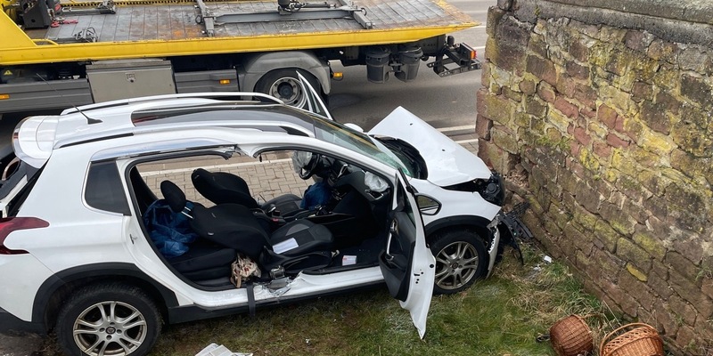 POL-PIROK: Schwerer Alleinunfall auf der L401 - Foto: presseportal.de