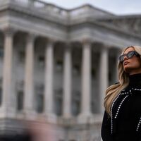 US-Realitystar Paris Hilton will die Rechte von Opfern von KI-generierten pornografischen Inhalten stärken.  - Foto: Allison Robbert/AP/dpa