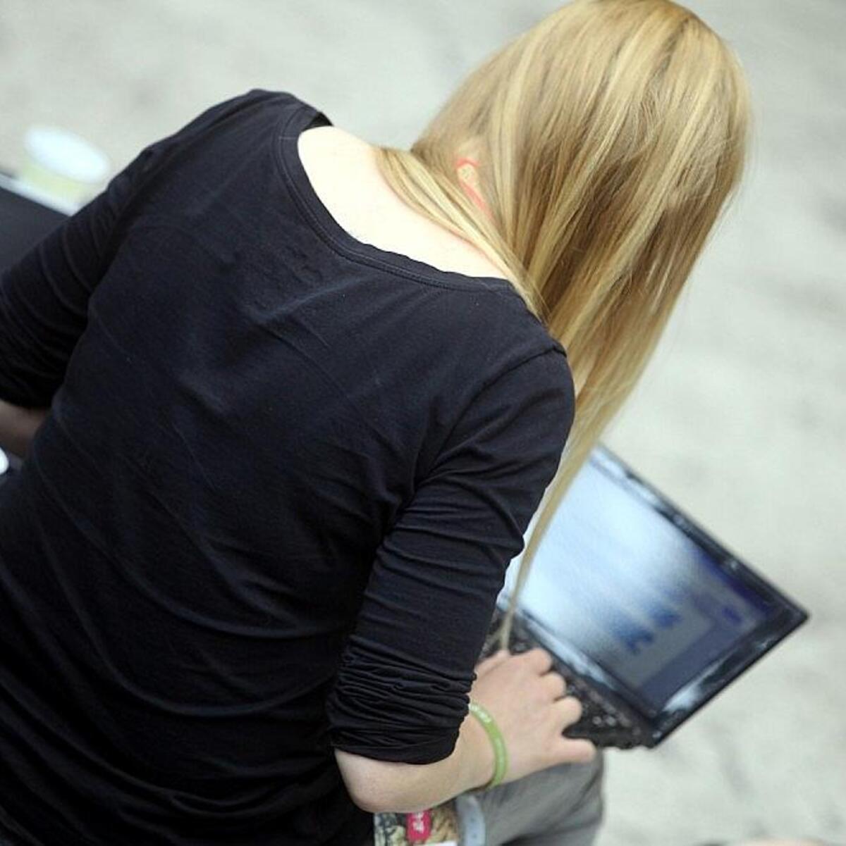 Computer-Nutzerin (Archiv) - Foto: via dts Nachrichtenagentur