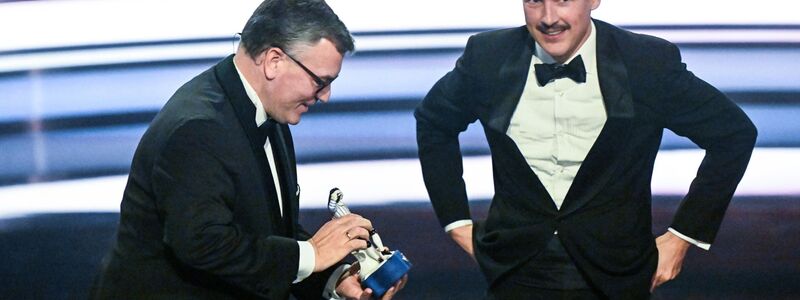 Schauspieler Florian David Fitz bekommt den Ehrenpreis.  - Foto: Felix Hörhager/dpa
