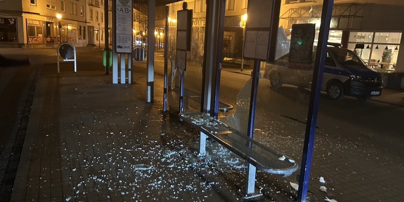 POL-PIZW: Wer hat die Glasscheibe zerstört? - Foto: presseportal.de