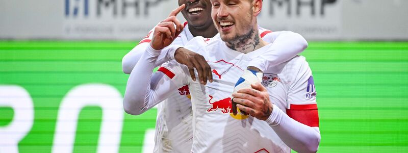 David Raum entschied die Partie mit dem 3:0. - Foto: Harry Langer/dpa