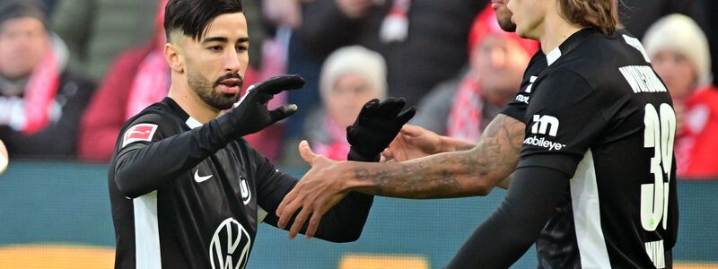 Mohammed Amoura (l.) freut sich über sein Tor zum 1:0 in Mainz. - Foto: Torsten Silz/dpa