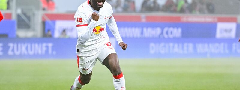 Ridle Baku (RB Leipzig) jubelt nach seinem Tor zum 0:1 in Heidenheim. - Foto: Harry Langer/dpa