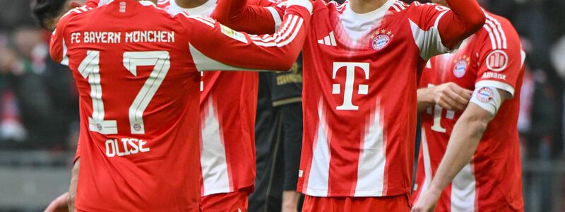 Hiroki Ito jubelt über sein Tor zum 1:0. - Foto: Peter Kneffel/dpa