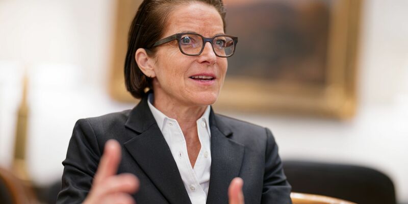 Caroline von Kretschmann, geschäftsführende Gesellschafterin des Hotels «Europäischer Hof Heidelberg», ist ein Tiktok-Star - ihre Videos werden zum Teil millionenfach geklickt. - Foto: Uwe Anspach/dpa