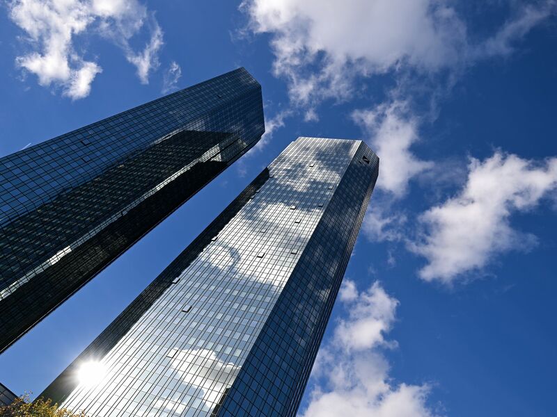 Die Deutsche Bank treibt die Digitalisierung ihres Privatkundengeschäfts voran. (Archivbild) - Foto: Arne Dedert/dpa