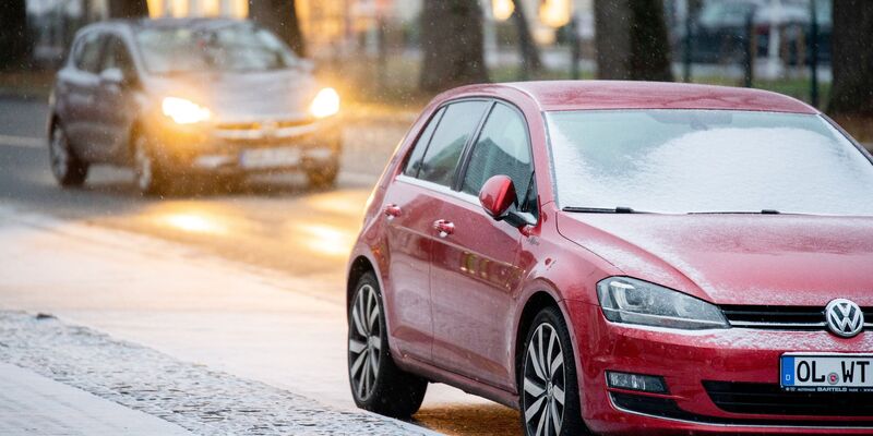 Vor allem in Baden-Württemberg und Franken soll es kräftig schneien. (Archivbild) - Foto: Hauke-Christian Dittrich/dpa