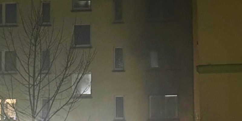 FW-E: Zimmerbrand im Essener Südostviertel - vierköpfige Familie rettet sich selbstständig ins Freie - Foto: presseportal.de