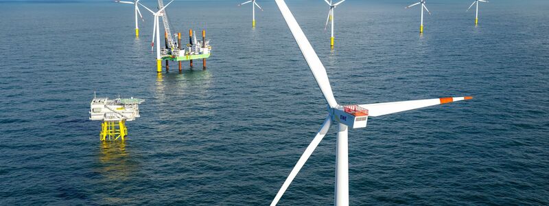 Windparks auf See sollen besser miteinander vernetzt werden. - Foto: Sina Schuldt/dpa