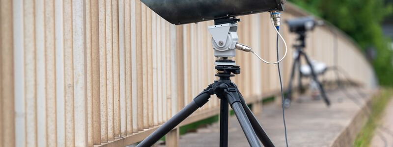 Die sogenannten Monocams, die illegale Handynutzung erkennen sollen, werden in Rheinland-Pfalz eingesetzt. (Archivbild) - Foto: Harald Tittel/dpa