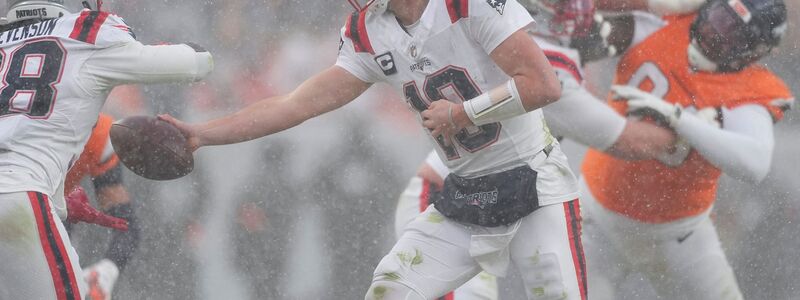 In der zweiten Halbzeit spielten die widrigen Bedingungen eine große Rolle. - Foto: David Zalubowski/AP/dpa