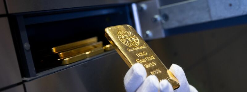 Gold gilt vielen Anlegern als sicherer Hafen in Zeiten politischer Krisen (Archivbild) - Foto: Sven Hoppe/dpa/dpa-tmn