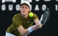 Jannik Sinner hatte im Achtelfinale von Melbourne keine Probleme. - Foto: Dar Yasin/AP/dpa