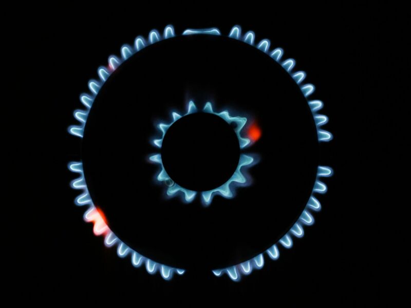 Verbraucher müssen sich laut EU-Kommission keine großen Sorgen über steigende Gaspreise machen. - Foto: Marijan Murat/dpa