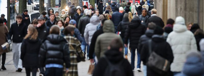 Der Handel zeigt sich im Januar zufriedener mit seinen Geschäften. (Symbolbild) - Foto: Christian Charisius/dpa