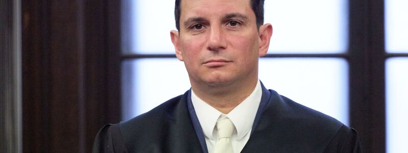 Eine Bemerkung des Nebenklage-Vertreters sorgte für Empörung bei Verteidigern. - Foto: Georg Wendt/dpa