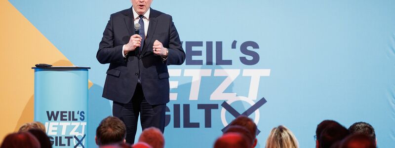 Statt über Einschränkungen bei der Teilzeit zu diskutieren, sollte darüber gesprochen werden, wie es attraktiver werden könne, Vollzeit zu arbeiten, findet Schnieder. (Archivbild) - Foto: Hannes P Albert/dpa