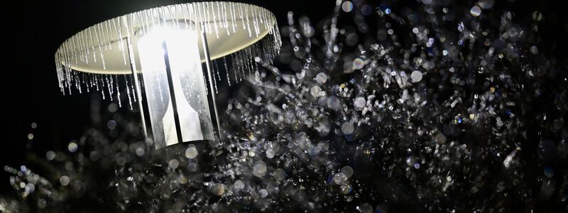 Der DWD erwartet weiter einen Mix aus Regen und Schnee. - Foto: Sebastian Gollnow/dpa