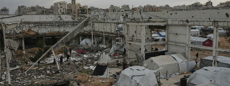 Der Gazastreifen ist nach zwei Kriegsjahren großflächig zerstört. (Archivbild) - Foto: Jehad Alshrafi/AP/dpa