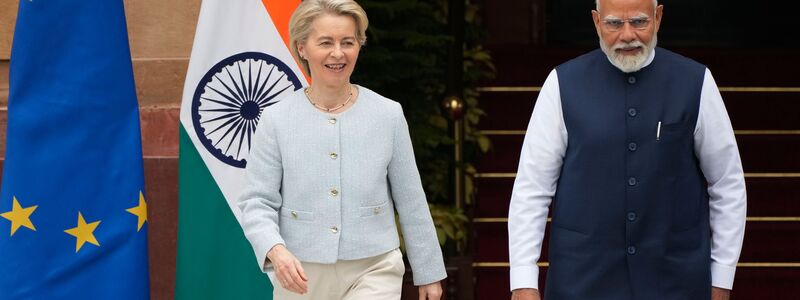 Wollen die Beziehungen zwischen der EU und Indien stärken: Premierminister Narendra Modi und EU-Kommissionschefin Ursula von der Leyen. - Foto: Manish Swarup/AP/dpa