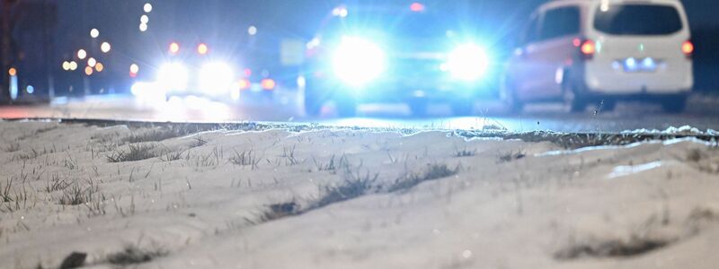 In der Nacht und am Morgen kam es zu mehreren Glätteunfällen, größere Unfälle waren aber zunächst nicht bekannt. - Foto: Bernd Weißbrod/dpa