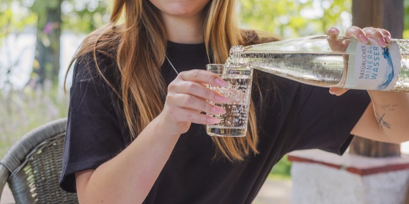 Mineralwasser bleibt Durstlöscher Nummer eins / Mineralwasser-Absatz steigt 2025 deutlich - Foto: presseportal.de