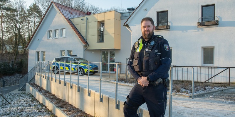 POL-LIP: Lage. Matthias Romey ist neuer Bezirksdienstbeamter in Lage. - Foto: presseportal.de