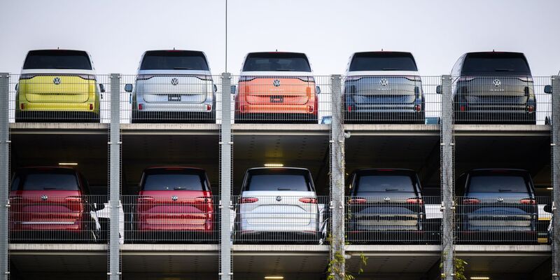 Insbesondere die VW-Gruppe hat ihren Marktanteil in Europa gesteigert. (Archivbild) - Foto: Julian Stratenschulte/dpa