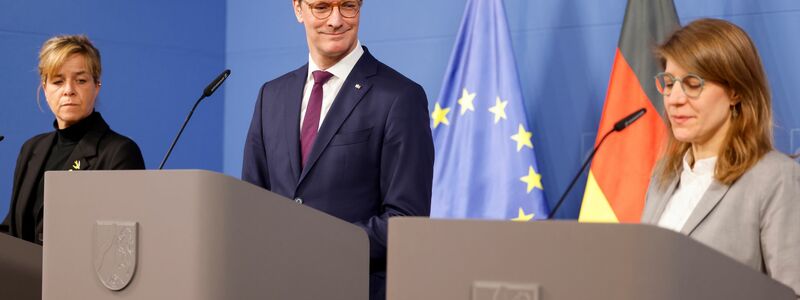 Rücktritt und Ernennung im Minutentakt: Die neue Familien- und Fluchtministerin Verena Schäffer ist als Nachfolgerin von Josefine Paul schon am Start. - Foto: Thomas Banneyer/dpa