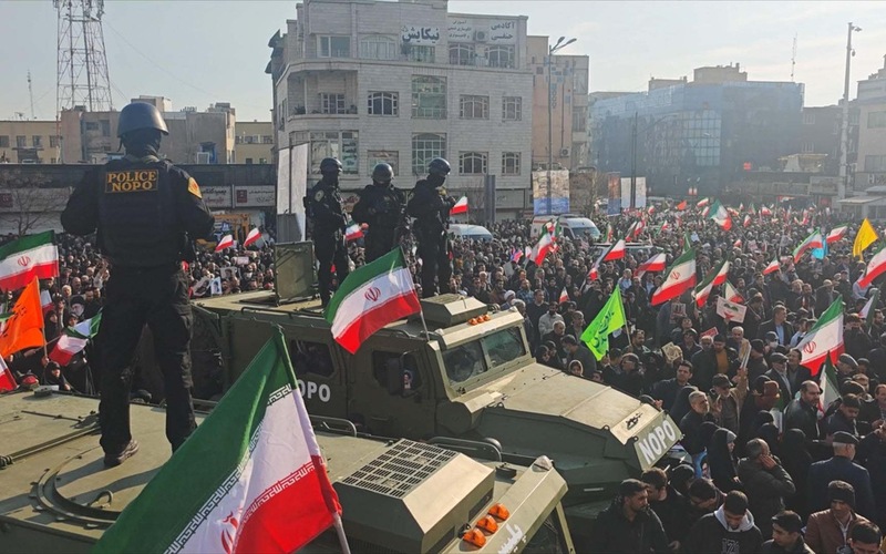 ARTE Reportage Sondersendung Iran: 52 Minuten exklusive Reportagen aus dem Herzen der Rebellion - Foto: presseportal.de