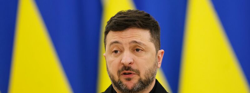 Der ukrainische Präsident Wolodymyr Selenskyj sieht eine EU-Mitgliedschaft für sein Land schon 2027 als wichtige Sicherheitsgarantie. (Archivbild) - Foto: Mindaugas Kulbis/AP/dpa