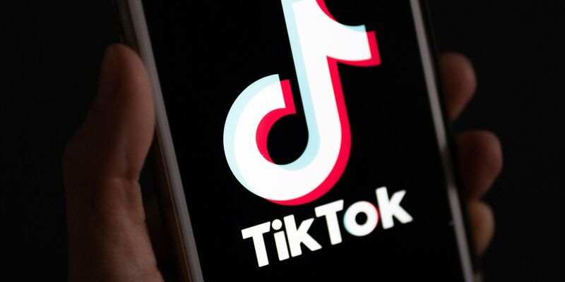 Tiktok will einem US-Prozess um das Suchtpotenzial von Online-Plattformen mit Hilfe eines Vergleichs umgehen. (Archivbild) - Foto: Monika Skolimowska/dpa