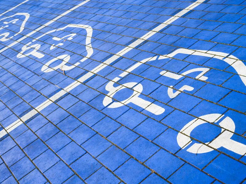 Weltweit wurden vergangenes deutlich mehr Elektroautos neu zugelassen.  - Foto: Julian Stratenschulte/dpa