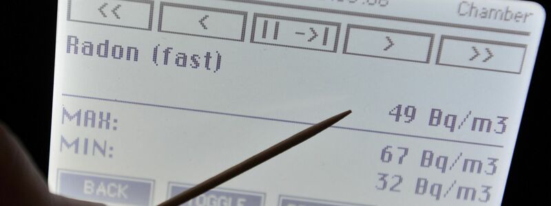 Die Weltgesundheitsorganisation (WHO) hat 100 Becquerel pro Kubikmeter Raumluft als maximal akzeptable Radon-Konzentration festgelegt. (Archivbild) - Foto: Hendrik Schmidt/dpa/dpa-tmn