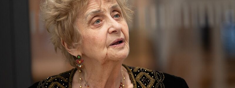 Tova Friedman, die als Kind das Vernichtungslager Auschwitz überlebte, ist auch heute - 81 Jahre nach der Befreiung des Lagers durch die Rote Armee - noch auf der Suche nach Gerechtigkeit. - Foto: Markus Lenhardt/dpa