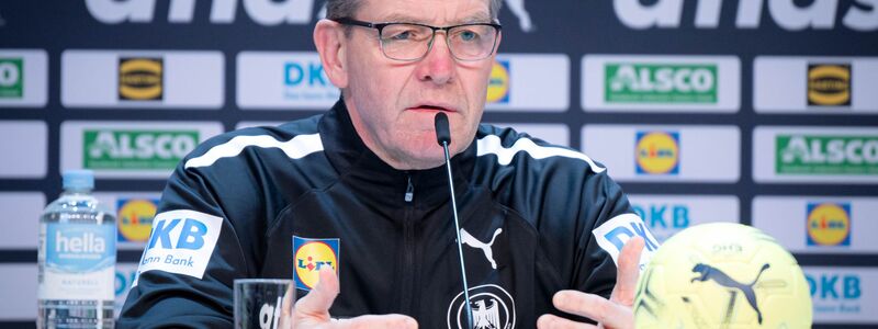 Auf die deutschen Handballer um Bundestrainer Alfred Gislason wartet gegen Frankreich ein Endspiel ums EM-Halbfinale.  - Foto: Sina Schuldt/dpa