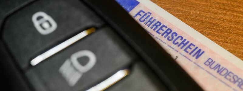 Sollten Fahrschüler bereits während der Ausbildung mit den Eltern fahren dürfen? (Symbolbild) - Foto: Robert Michael/dpa